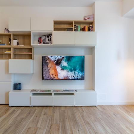 Casa Di Ambra - 301 Stazione & Centro Apartment Monza Bagian luar foto